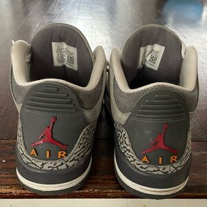 Barely used - Air Jordan 3 Retro 'Cool Grey' 2021 - CT8532 012